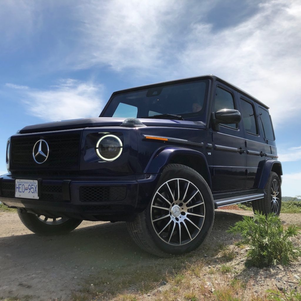 Classic round headlamps now integrate active LED technology on the 2019 Mercedes G550.